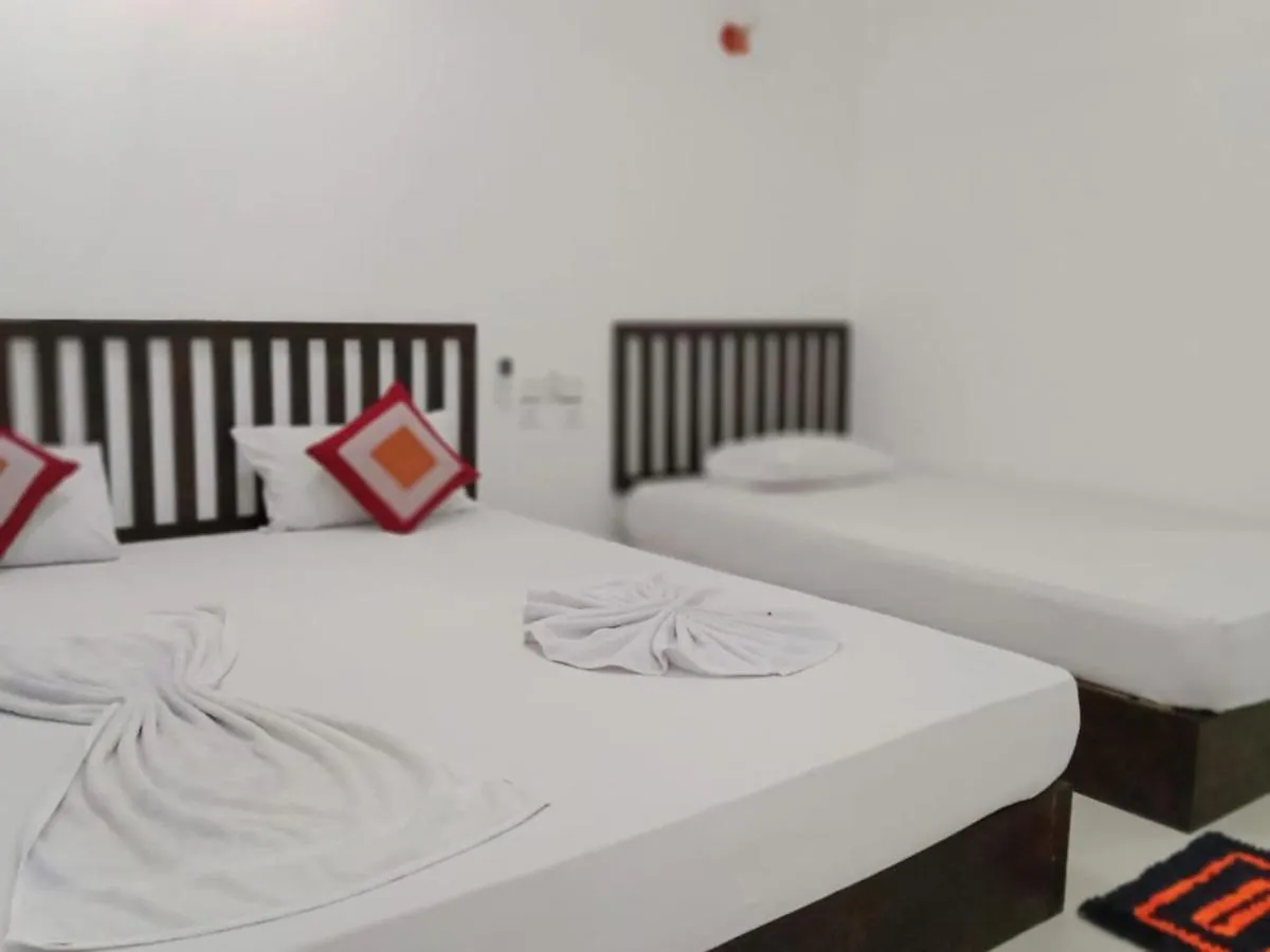 Hotel Chanara Sigiriya 0*,
